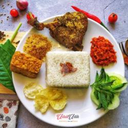 Nasi Uduk Bebek Goreng Serundeng