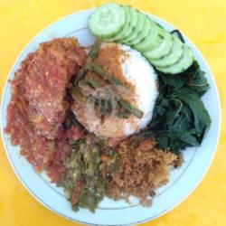 2 Nasi Ayam Balado   2 Es Teh