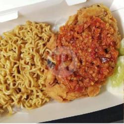 Mie Goreng    Ayam Geprek