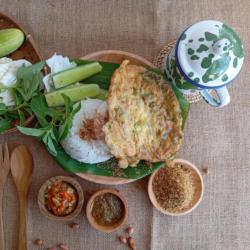 Nasi Sambal Telur Dadar Serundeng