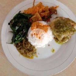 Nasi Ayam Balado Cabe Ijo