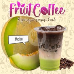 Minuman Ea Kopi Yang Dicampur Dengan Perisa Dari Buah Melon