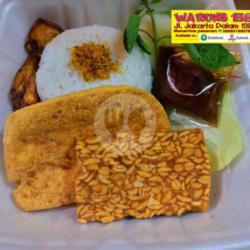 Nasi Lalapan Tahu Tempe