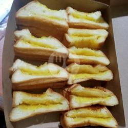 Roti Bakar Large Butter Milk