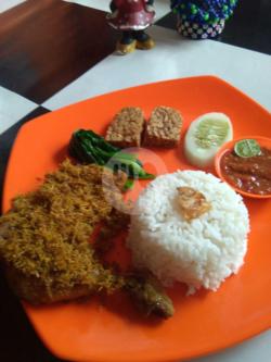 Nasi Ayam Gepok