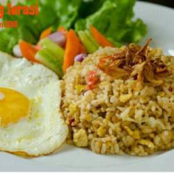 Nasi Goreng Trasi Telur Mata Sapi/dadar