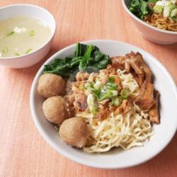 Mie Ceker Baso