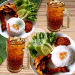 Nasi Ayam Goreng Dada Free Es Teh Manis