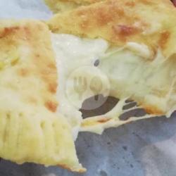 Calzone Cheesy Cheese