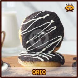 Donat Bolong Oreo