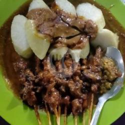 Sate Lembu   Lontong