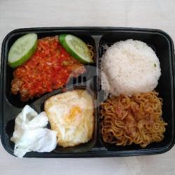 Pekat Istimewah (ayam Geprek   Nasi   Telor   Mie   Lalap)