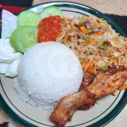 Ayam Goreng Mie Kenyang