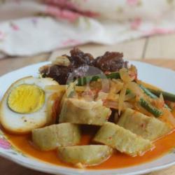 Kupat Sayur   Telur Bulat / Telur Dadar