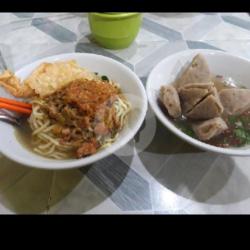 Mie Ayam Bakso Jumbo