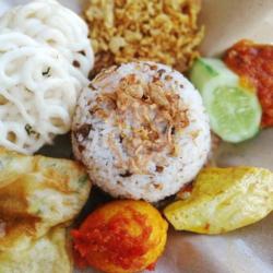 Nasi Tutug Oncom Komplit