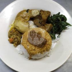 Nasi Gulai Usus Sapi