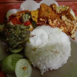 Ayam Penyet Rempah Padang Paket Komplit Sambal Ekstra Pedas And Sambal Cabe Ijo Khas Padang