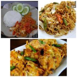 Paket Laper Berdua Ayam Geprek Mie Goreng Jawa Free Bala Bala Renyah/fruit Tea