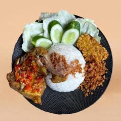 Nasi Ayam Kremes