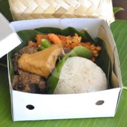 Nasi Gudeg Krecek Telur Tahu