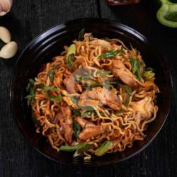 Hakka Noodles Chicken