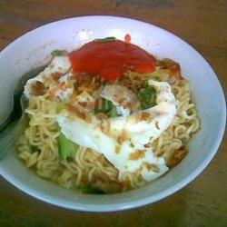 Indomie Goreng Telor Rebus