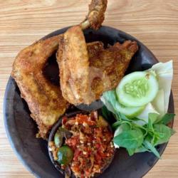 Nasi Penyetan Ayam Pejantan/kalasan