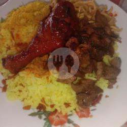 Nasi Kuning Sambal Goreng Hati   Ayam Bakar