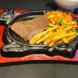 Beef Steak Sirloin Black Paper Sauce (70 Gr)