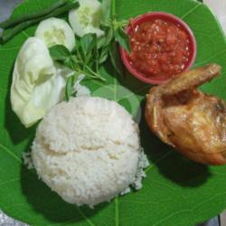 Lalapan Ayam Sambel Mentah Nasi