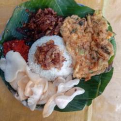 Nasi Uduk Telor Dadar Orek