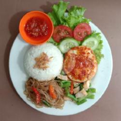 Nasi Rames Balado Telur Ceplok