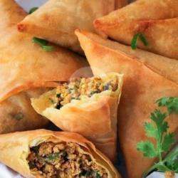 Bawwla Beef Samosa Ala Kaki Lima