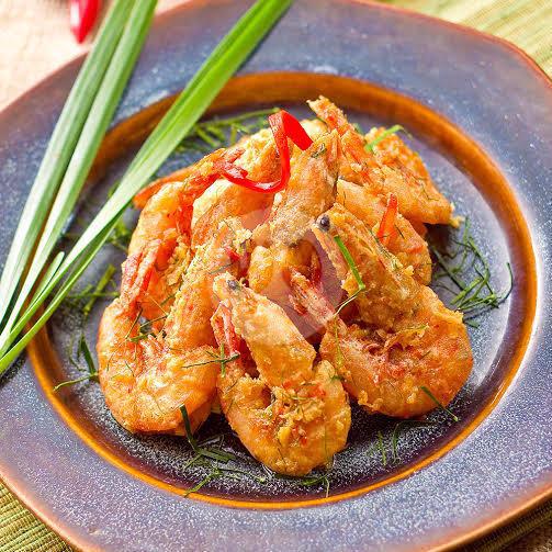 Zirh kiygan qizning surati