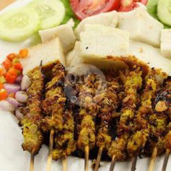 Sate Daging Kelapa Lemak