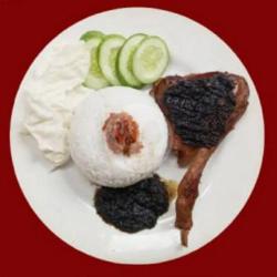 Nasi Ayam Bumbu Hitam Madura