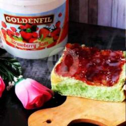 Roti Kuro Strawberry Goldenfil