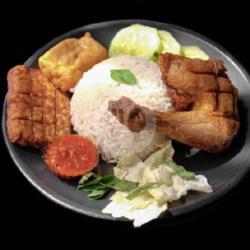 Nasi Ayam Tahu Tempe Dhek Mur