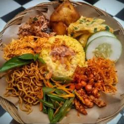 Nasi Kuning Sultan Spesial Komplit