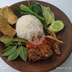 Burung Puyuh Geprek Sambel Bawang   Tea