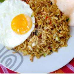 Nasi Goreng Tambah Telor Mata Sapi