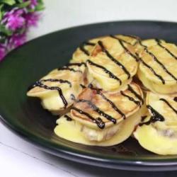 Pancake Pisang ( Pilih Toping Nutela / Keju Susu )