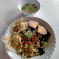 Bakmie Lebar Telur Pangsit