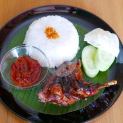 7 Ayam Bakar 7 Nasi   Lalap Sambal