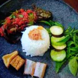 Nasi Lele Tahu Tempe Terong Penyet