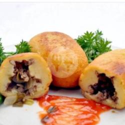 Kroket Goreng Isi Daging Sapi