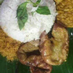 Nasi Lalapan Usus Sapi