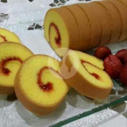 Bolu Gulung Vanila Strawberry