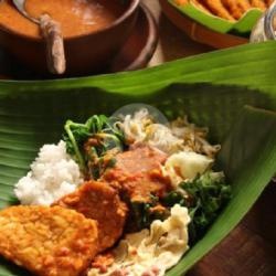 Nasi Pecel Komplit